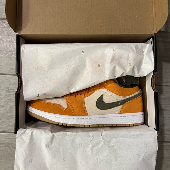 Nike Jordan 1 Low Light Curry Sz 8.5 - Picture 7 of 7